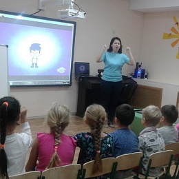 На базе НОЦ "У-Знайки" было проведено открытое занятие по английскому языку для студентов-бакалавров дошкольного отделения. 
